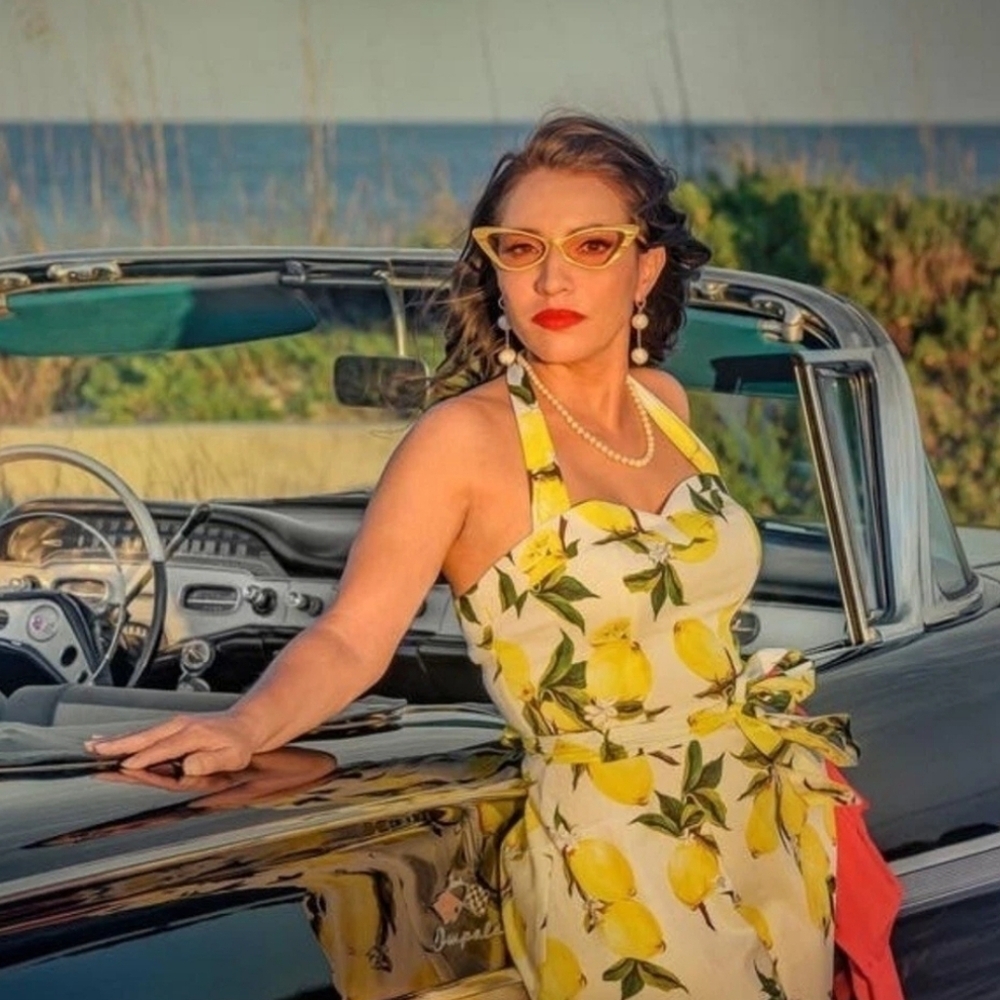 Women's Gucci Golden Cat Eye Sunglasses - Picture 3 of 7